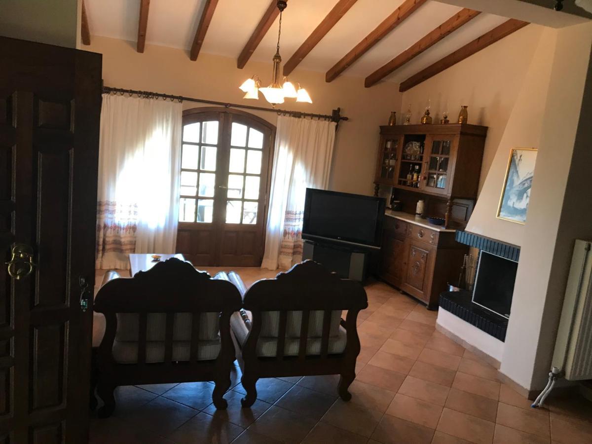 Villa Maroudia Kymi Exterior photo